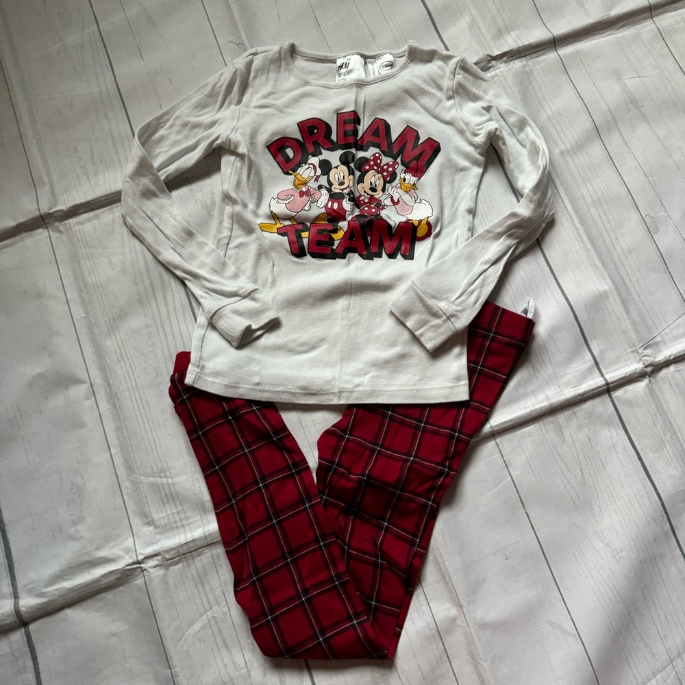 Disney H&M Mickey and Friends Pajama Set Size 8 Long Sleeved